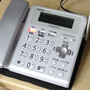 滑り止め防止シート（電話機の下）